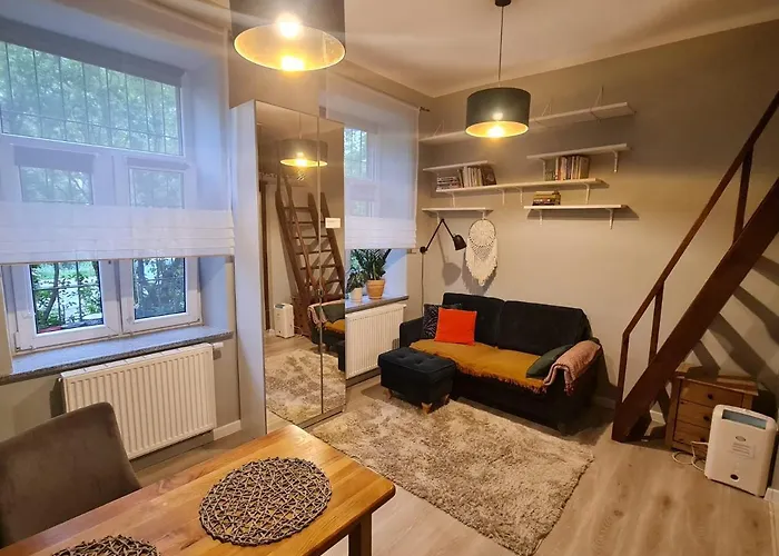 Lochowska 12 Apartament Na Antresoli